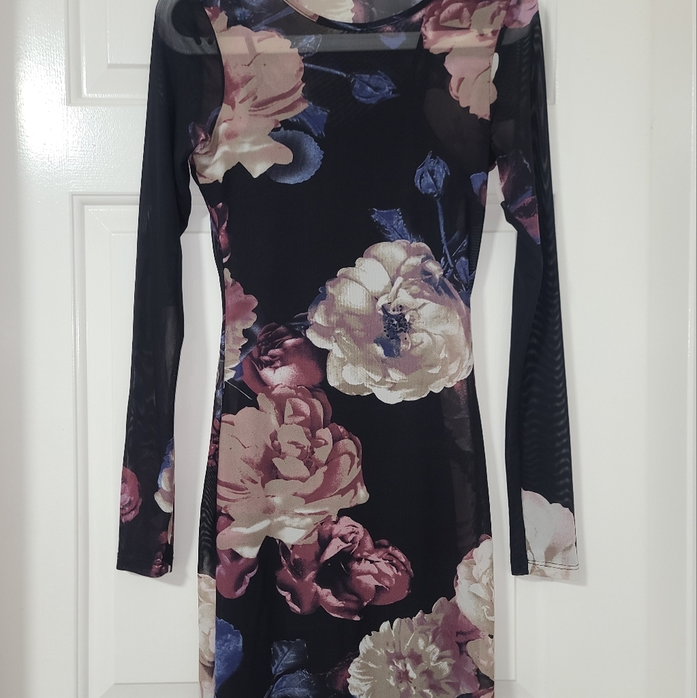 Le Chateau dress - Picture 2 of 9